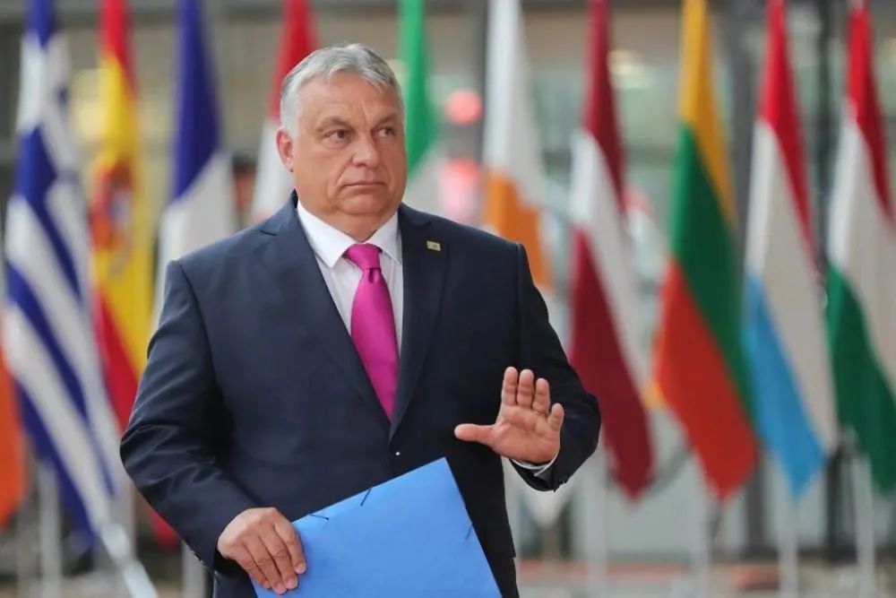 匈牙利总理欧尔班出席欧盟特别峰会 图片来源：新华社