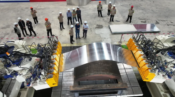 中国航空制造装备重大突破!世界最大蒙皮拉伸机通过验收