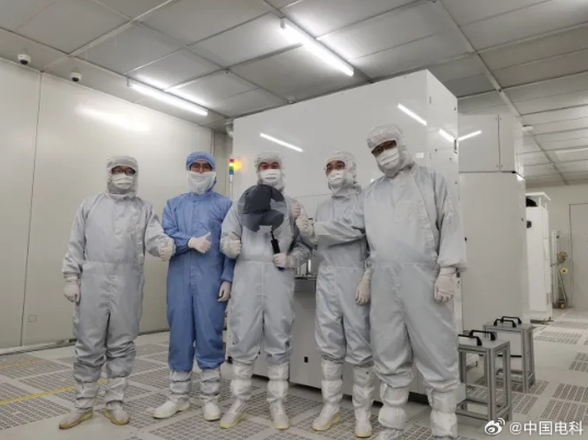 我国大尺寸半导体材料实现关键突破：首枚12英寸硅外延产品下线