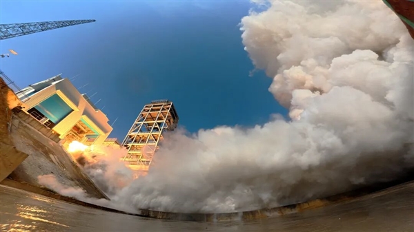 国内最大！110吨针栓式液氧煤油发动机力擎二号140秒试车成功