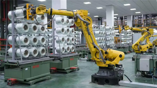 占全球产能9%！全球最大电子级玻璃纤维生产线点火