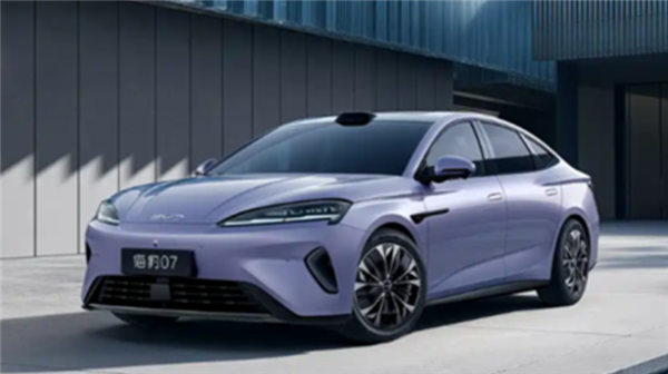 中国电车入美彻底被拒！美贸易代表确认：特朗普政府不会调整禁令